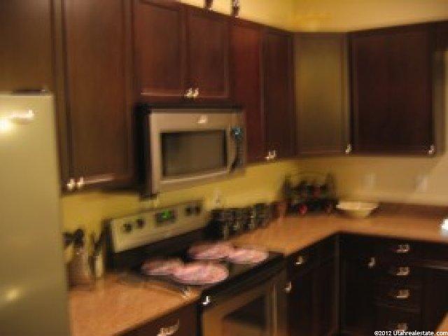 638 N 400 W, Centerville, UT 84014 — photo 9