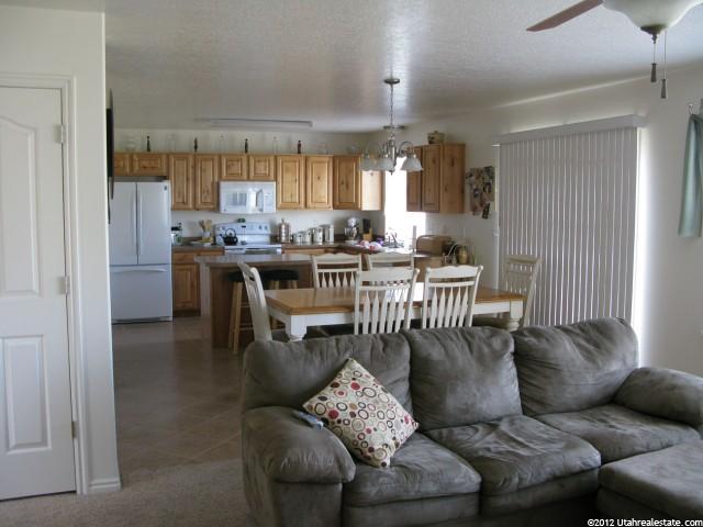 141 E Chelemes Way, Clearfield, UT 84015 — photo 3