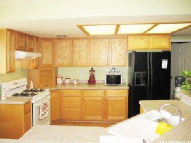 309 W Elberta Dr, Pleasant View, UT 84414 — photo 3