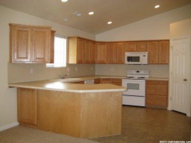 909 W 1570 N, Clinton, UT 84015 — photo 5