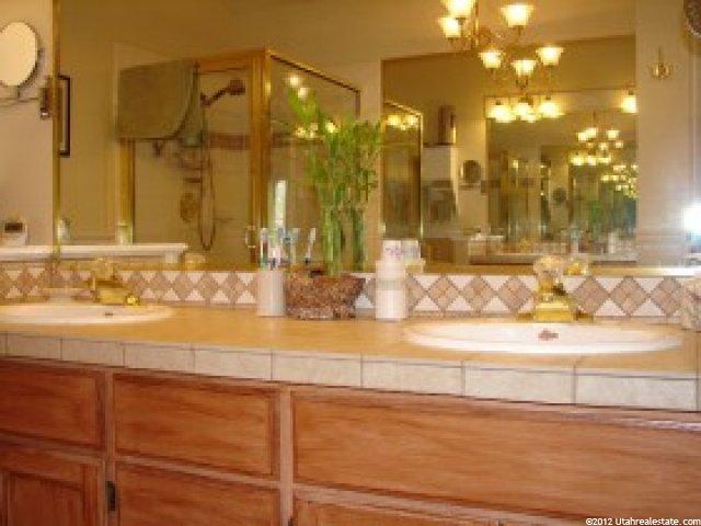 27 N 3100 E, Layton, UT 84040 — photo 9