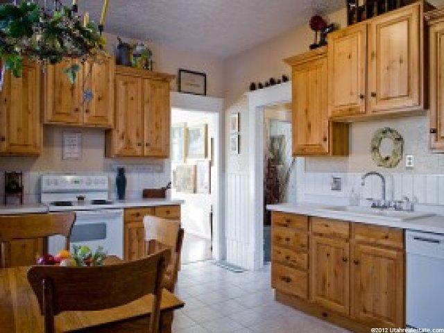 165 E Center St, Bountiful, UT 84010 — photo 5