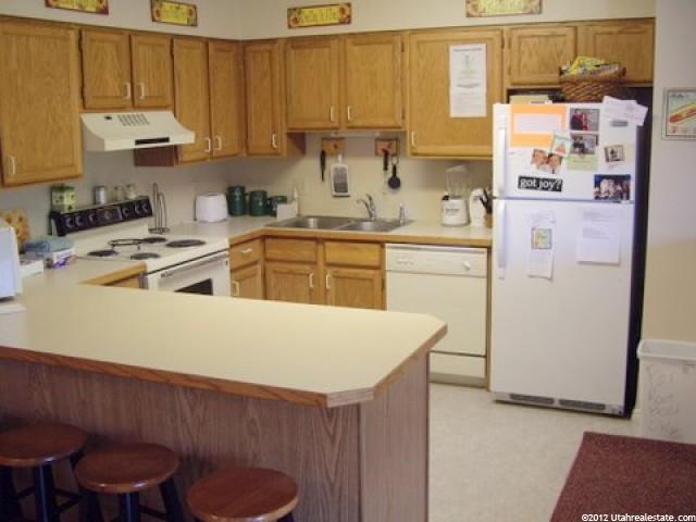 188 E 2050 S #B-2, Bountiful, UT 84010 — photo 2