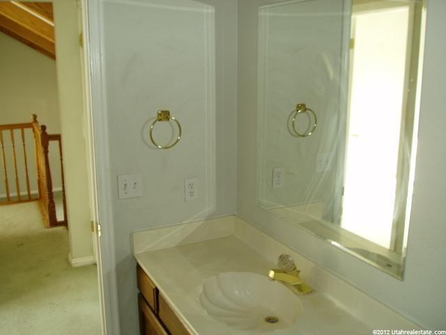1067 W 2600 N, Clinton, UT 84015 — photo 3