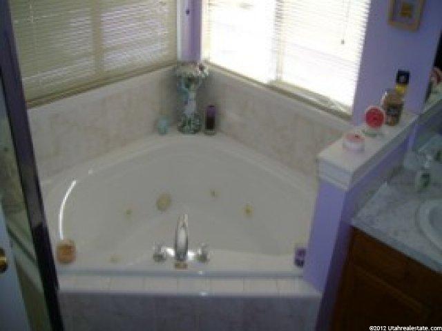 1671 E Dunsinane, Ogden, UT 84403 — photo 8
