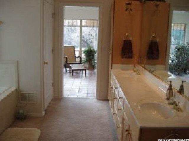 1213 S Orchard Dr, Bountiful, UT 84010 — photo 4