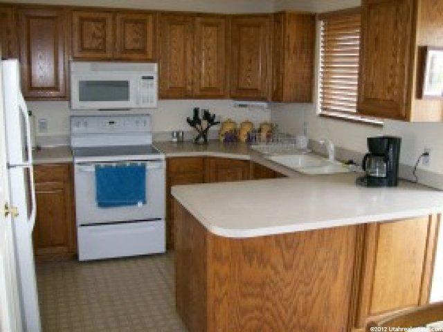 1073 N 150 W, Layton, UT 84041 — photo 2