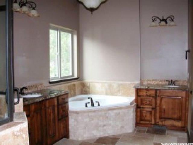 1819 Mountain Pines Ln, Ogden, UT 84403 — photo 6