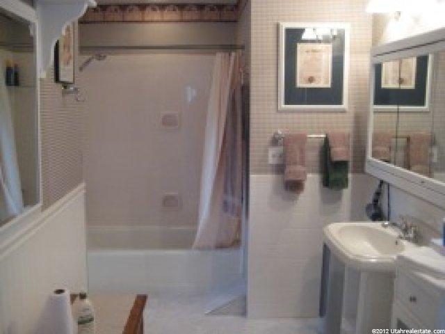 86 S River Heights Blvd E, River Heights, UT 84321 — photo 6