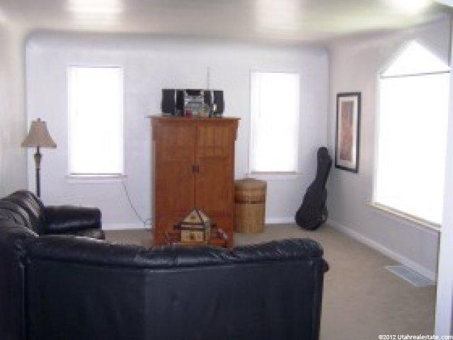 7866 S Pioneer St, Midvale, UT 84047 — photo 3