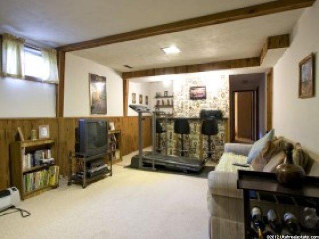 1070 Oxford Dr, Ogden, UT 84403 — photo 8