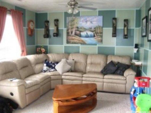 381 W Oaks Dr, Ogden, UT 84404 — photo 2