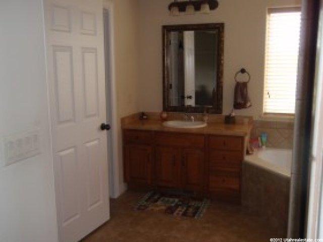 131 E 1500 N, Vernal, UT 84078 — photo 8