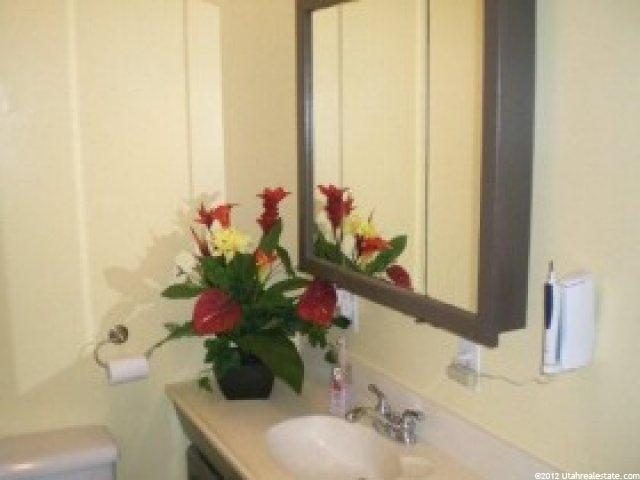 87 S 400 E, Clearfield, UT 84015 — photo 8