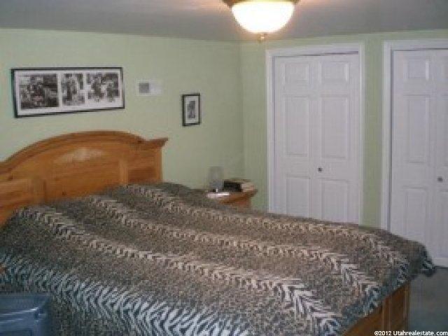 87 S 400 E, Clearfield, UT 84015 — photo 9