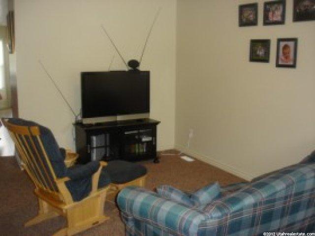 760 E Clearwater Ct, Layton, UT 84041 — photo 2