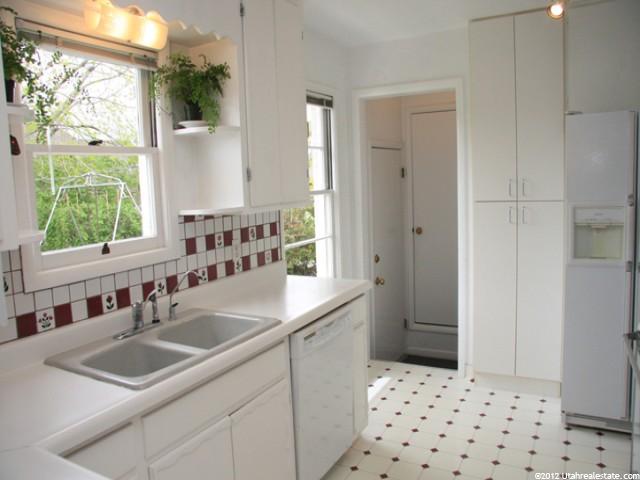 4834 S Harper St E, Holladay, UT 84117 — photo 9