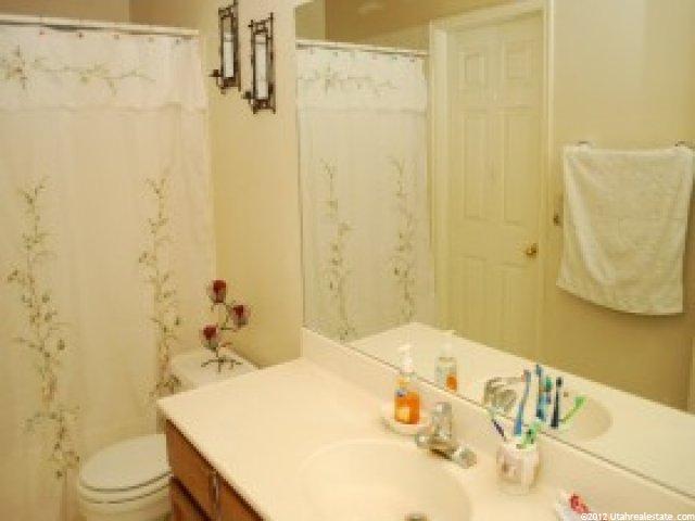 208 W 2050 S, Clearfield, UT 84015 — photo 8