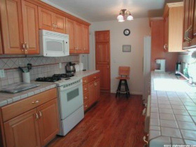 349 W 850 N, Centerville, UT 84014 — photo 3