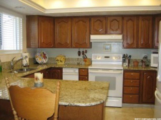 5558 S 1025 E, South Ogden, UT 84405 — photo 4