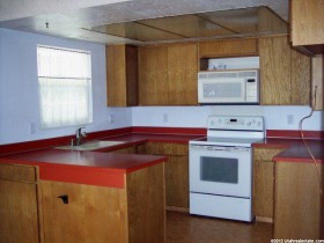 945 S 1350 W, Clearfield, UT 84015 — photo 2
