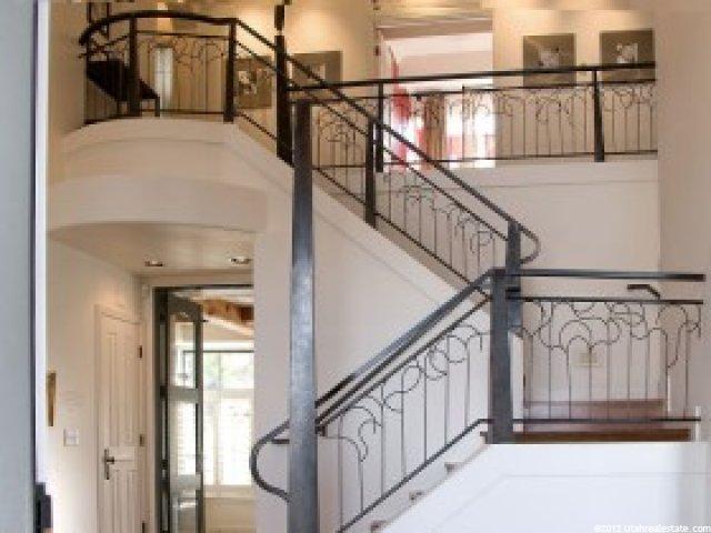 1454 Skyline Dr, Bountiful, UT 84010 — photo 2
