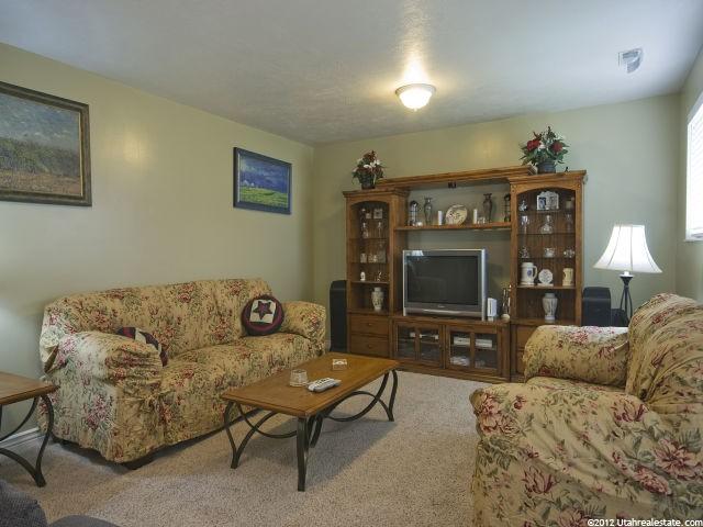 1944 N 1450 W, Clinton, UT 84015 — photo 10