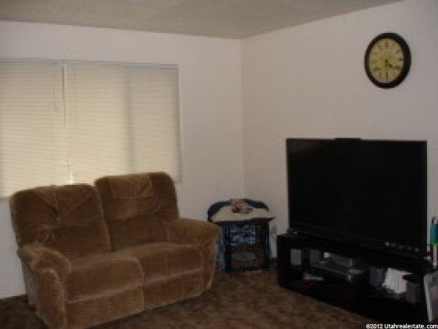 534 Carol Dr, Layton, UT 84041 — photo 2