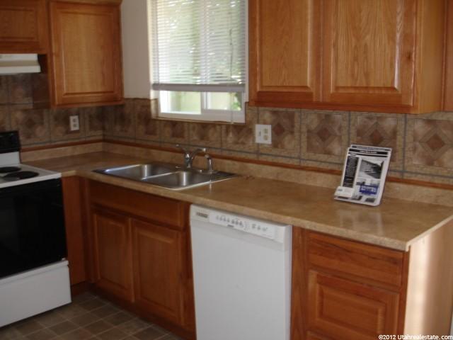 534 Carol Dr, Layton, UT 84041 — photo 3