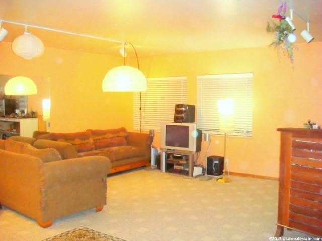 8136 S Old Coventry Cir E, Sandy, UT 84093 — photo 4