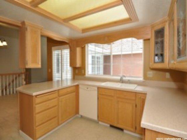 5465 S 150 E, Washington Terrace, UT 84405 — photo 4