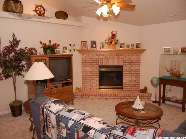 956 W 1730 N, Clinton, UT 84015 — photo 4