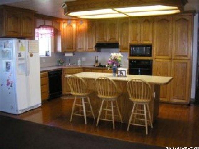 1614 N 1900 W, Farr West, UT 84404 — photo 2