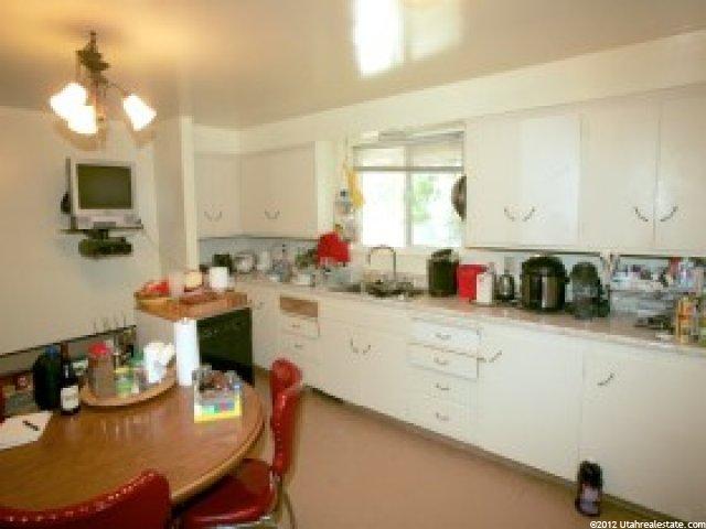 8719 Vaquero Dr, Sandy, UT 84094 — photo 5