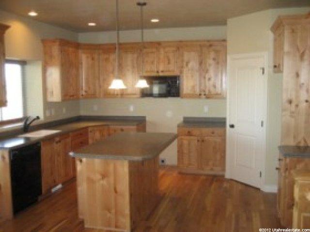 694 S 700 W, Layton, UT 84041 — photo 2