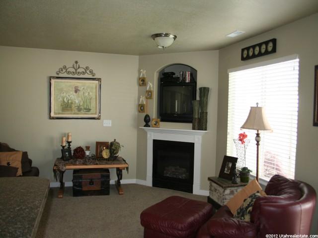 2102 Evans Cove Loop, Layton, UT 84041 — photo 2