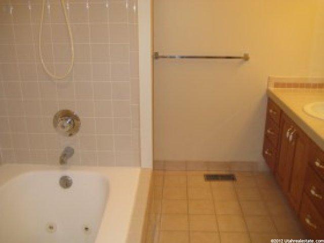 976 S 400 E, Centerville, UT 84014 — photo 9