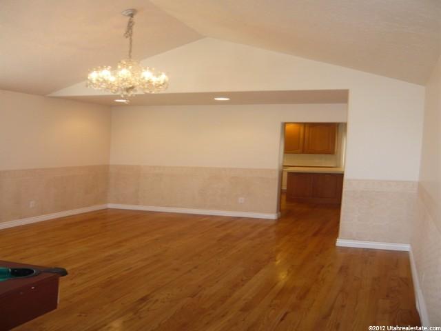 135 E Carrignton Ln, Centerville, UT 84014 — photo 3