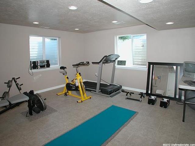 322 E 2025 S, Clearfield, UT 84015 — photo 11