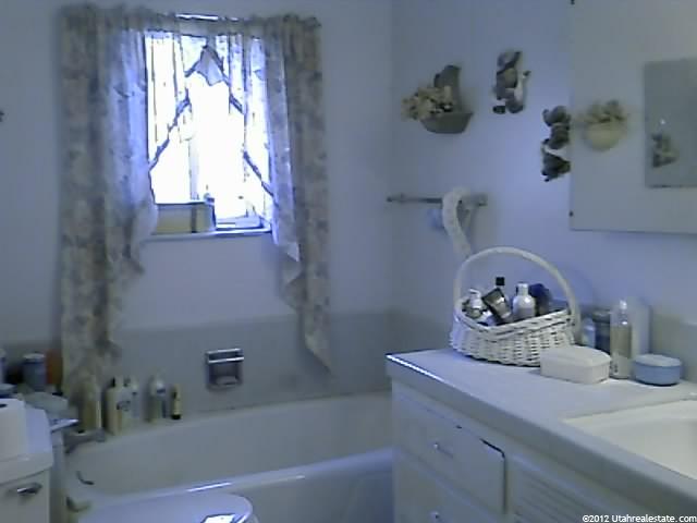 69 S 100 E, Hyrum, UT 84319 — photo 10
