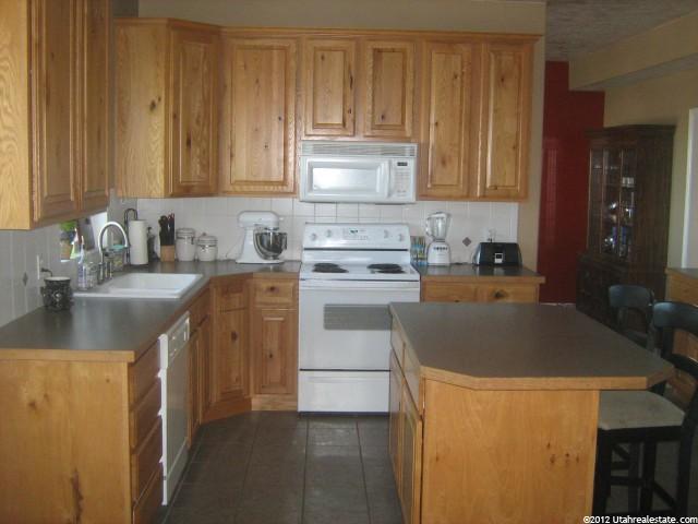 1051 E Skyler Dr S, Draper, UT 84020 — photo 2