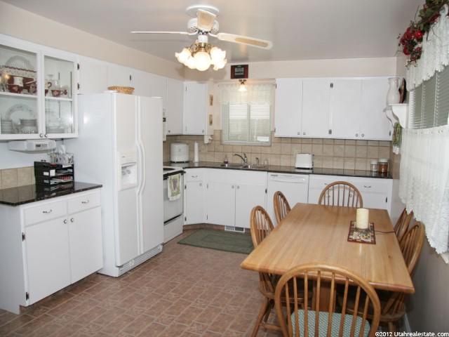 33 W 900 N, Bountiful, UT 84010 — photo 3