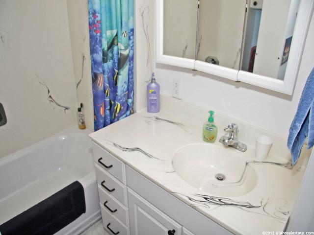 33 W 900 N, Bountiful, UT 84010 — photo 10