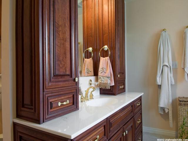 1355 N 400 E, Centerville, UT 84014 — photo 8
