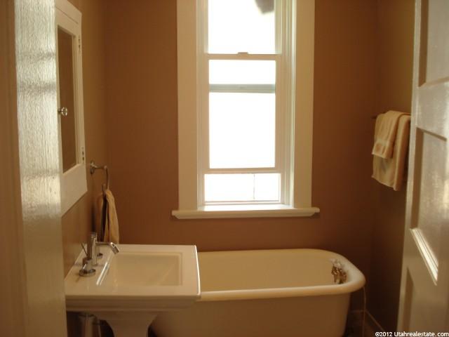 324 W Center St, Logan, UT 84321 — photo 9