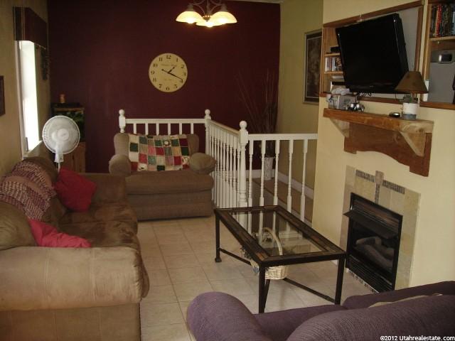 156 E Main St, Hyrum, UT 84319 — photo 5