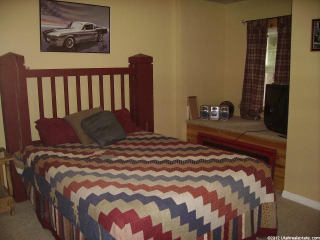 156 E Main St, Hyrum, UT 84319 — photo 7