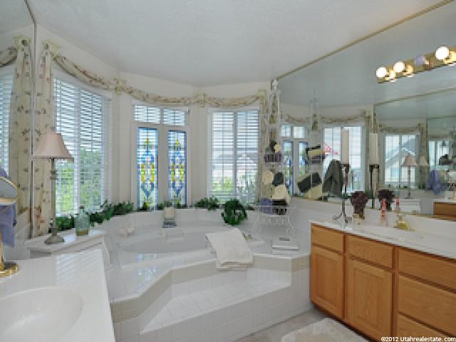 5887 S 1325 E, South Ogden, UT 84403 — photo 9