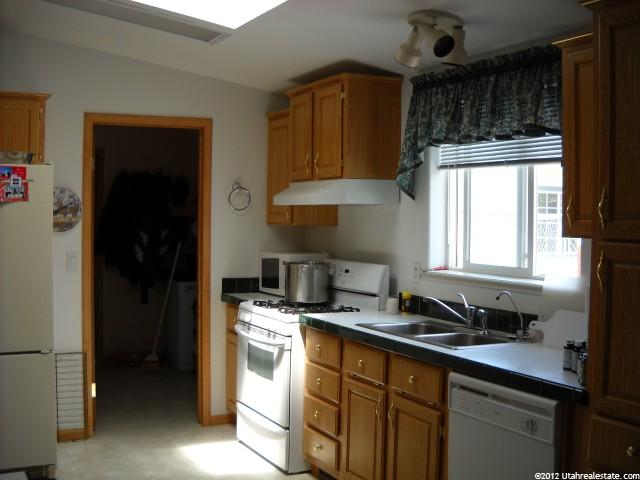665 S 300 E, Mt Pleasant, UT 84647 — photo 5