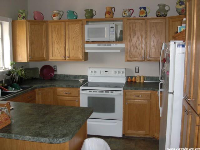 1946 E 2100 N, Layton, UT 84040 — photo 2